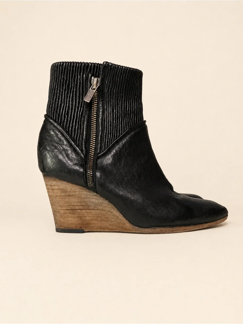 🖤🌾✨ Frye Corby Side Zip Ankle Wedge Boots with Ribbed Cuff | 8.5 ✨🌾🖤